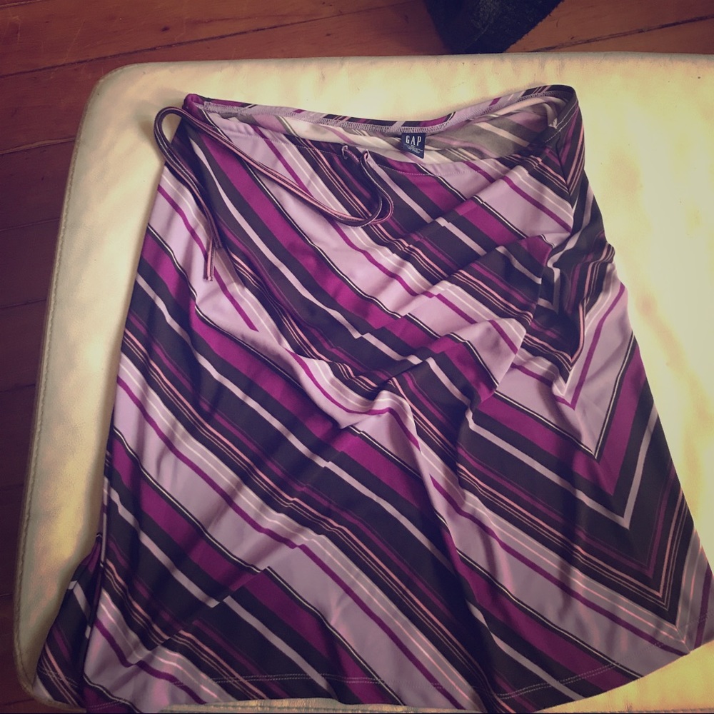 Pristine condition skirt.